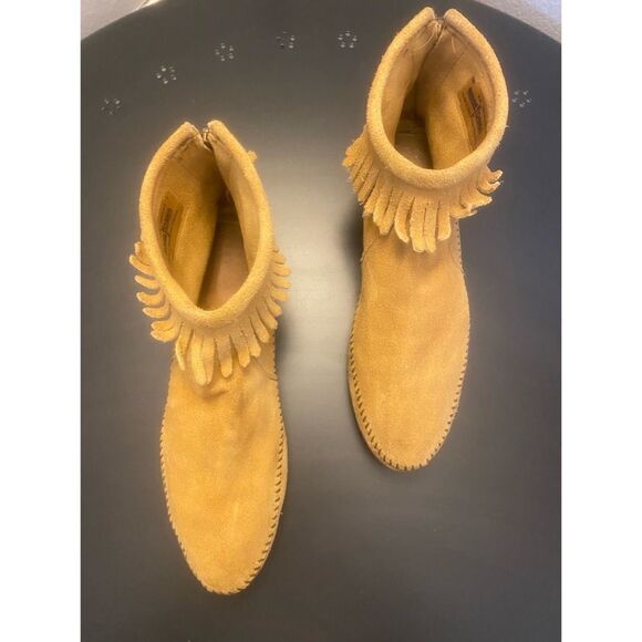 Minnetonka | Back Zip Hardsole Boot | 9.5 - Picture 2 of 7